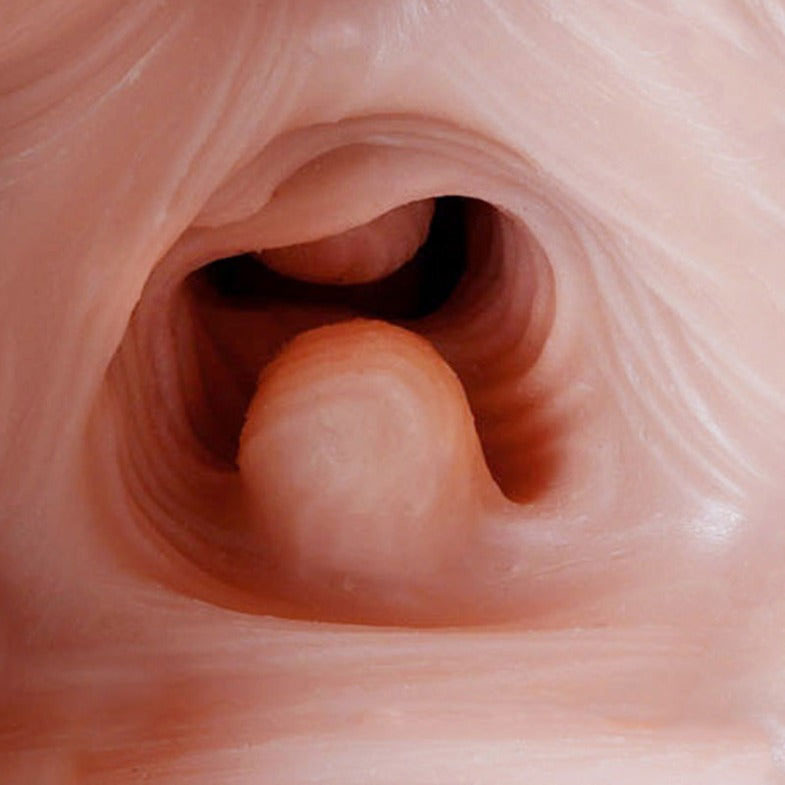 Cecilia: Trasero Sexual de 8.9 Kg con Hermosa Vagina
